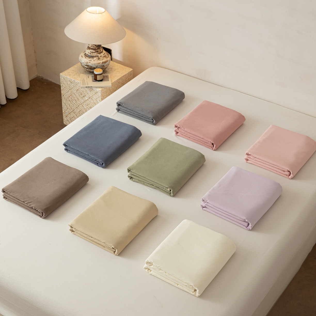 91家纺网 家纺一手货源 找家纺 眠博士 2026新款A类纯色全棉磨毛四件套-陶瓷 创意叠拍