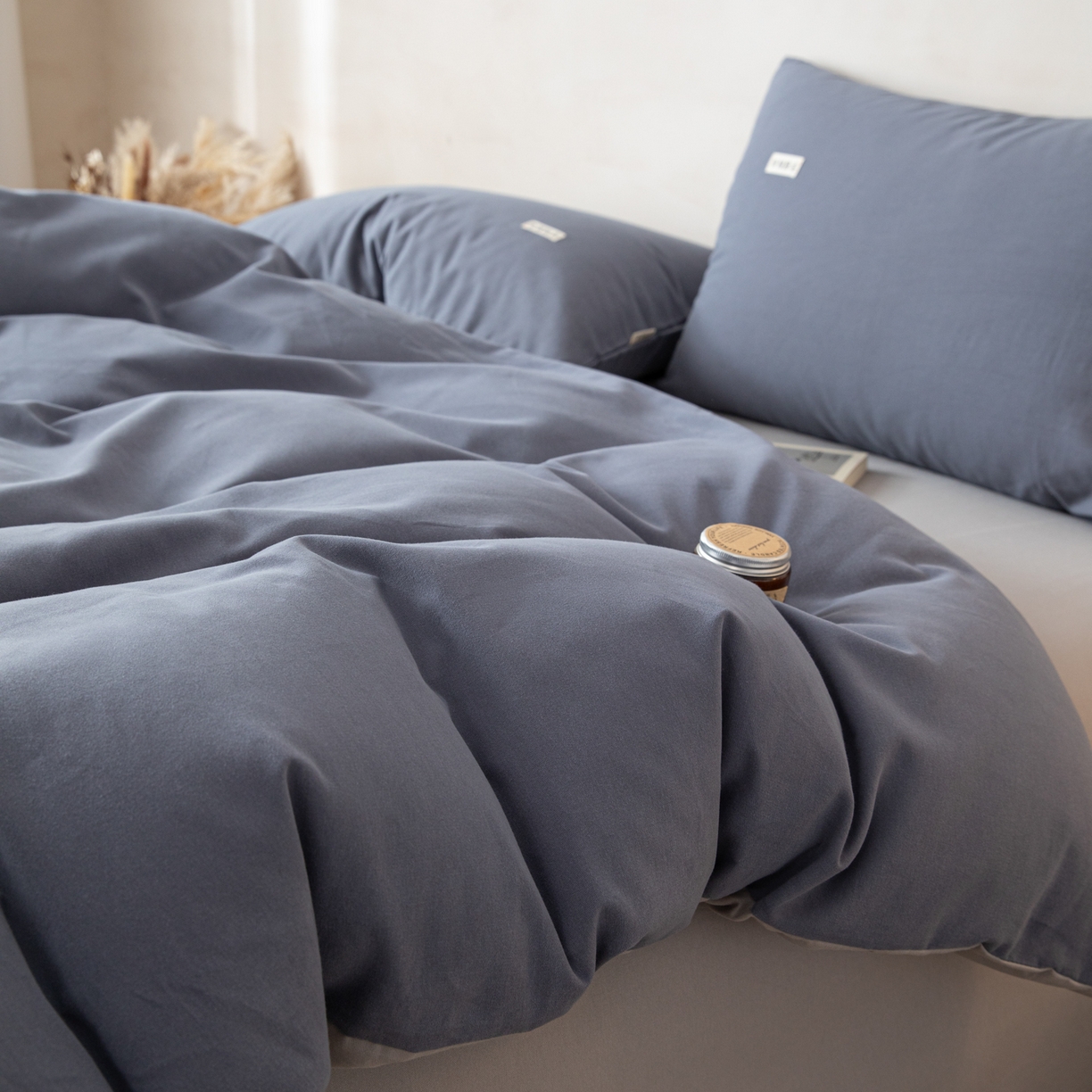 91家纺网 家纺一手货源 找家纺 眠博士 2026新款A类纯色全棉磨毛四件套-陶瓷 套件-陶瓷深蓝+浅灰