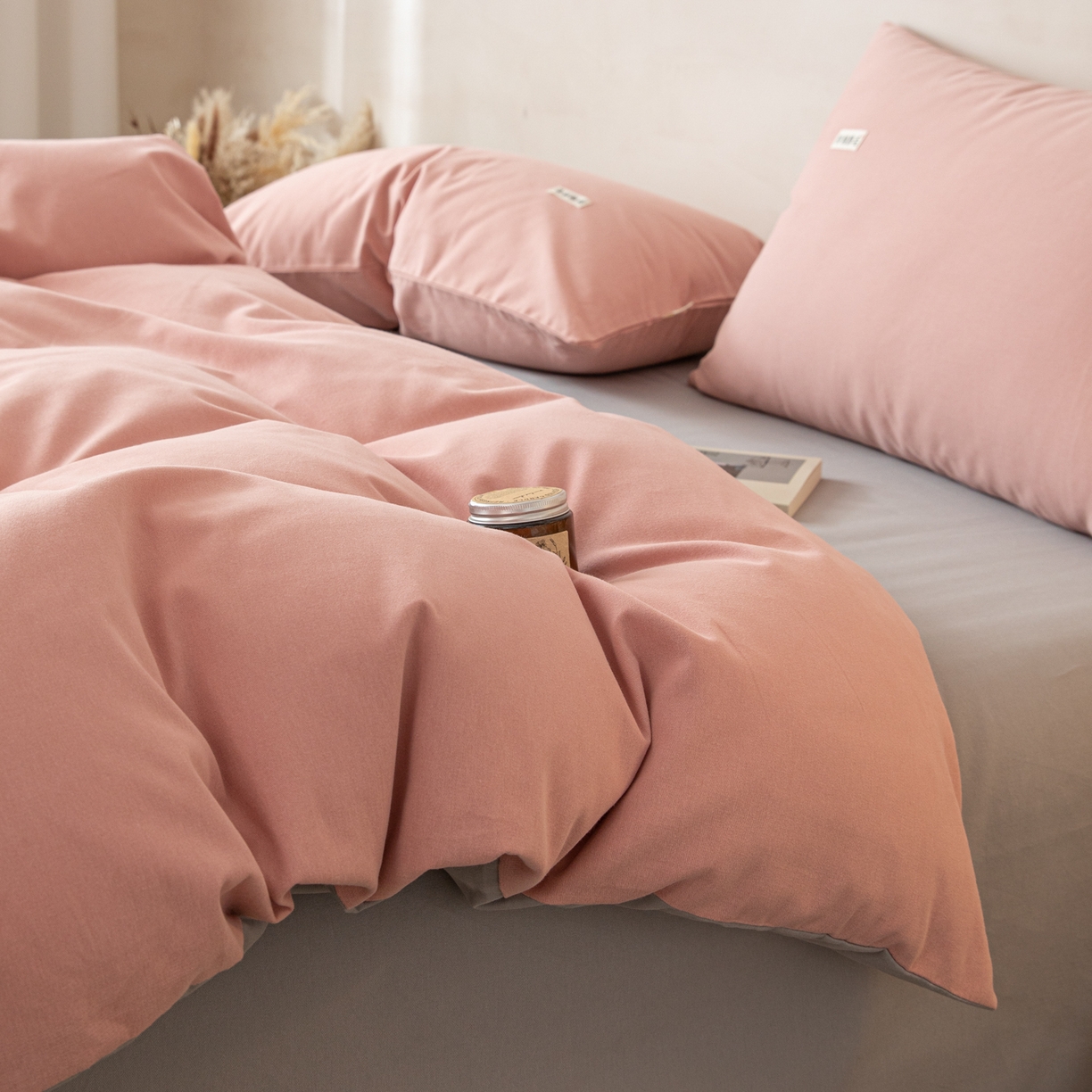 91家纺网 家纺一手货源 找家纺 眠博士 2026新款A类纯色全棉磨毛四件套-陶瓷 套件-陶瓷豆沙+浅灰