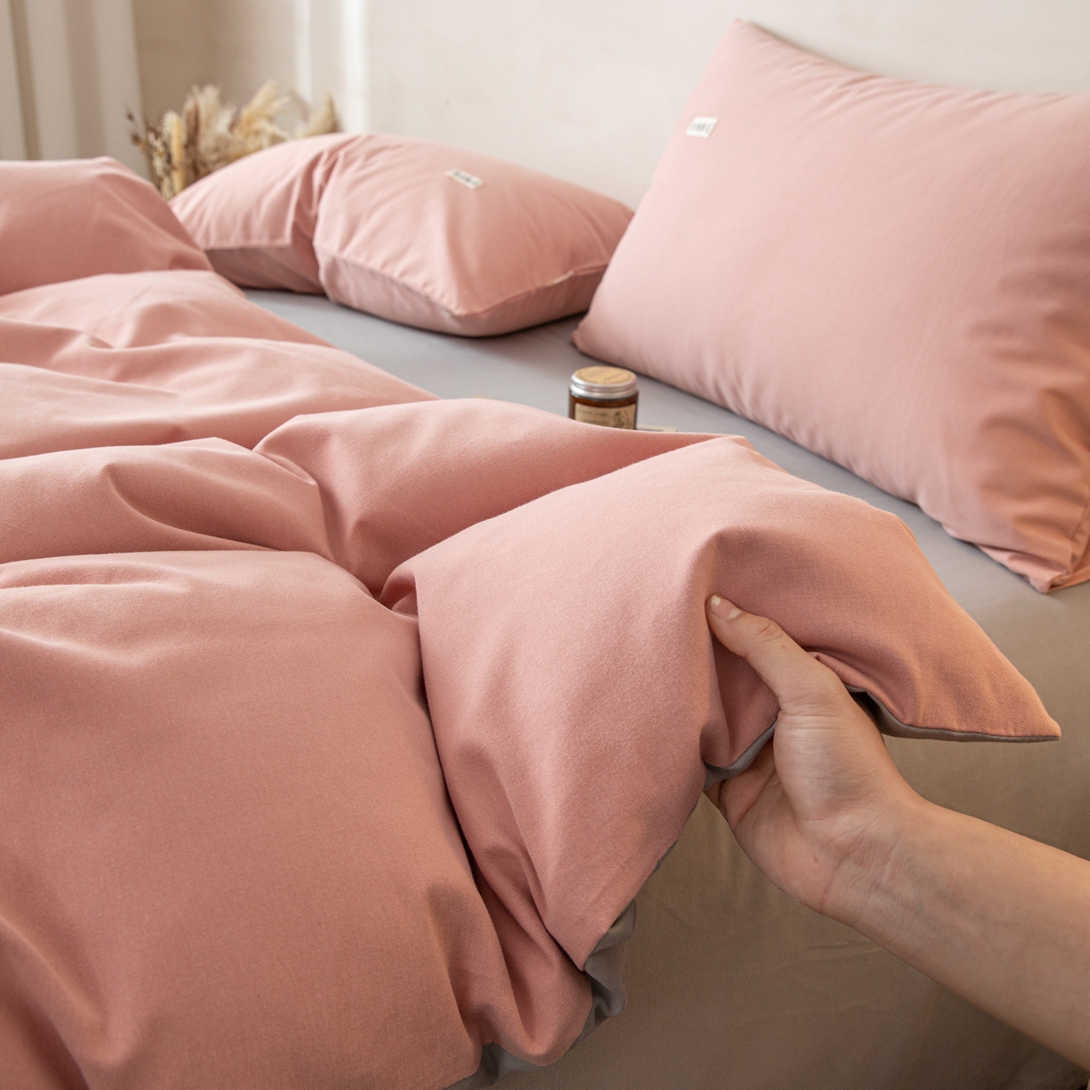 91家纺网 家纺一手货源 找家纺 眠博士 2026新款A类纯色全棉磨毛四件套-陶瓷 套件-陶瓷豆沙+浅灰