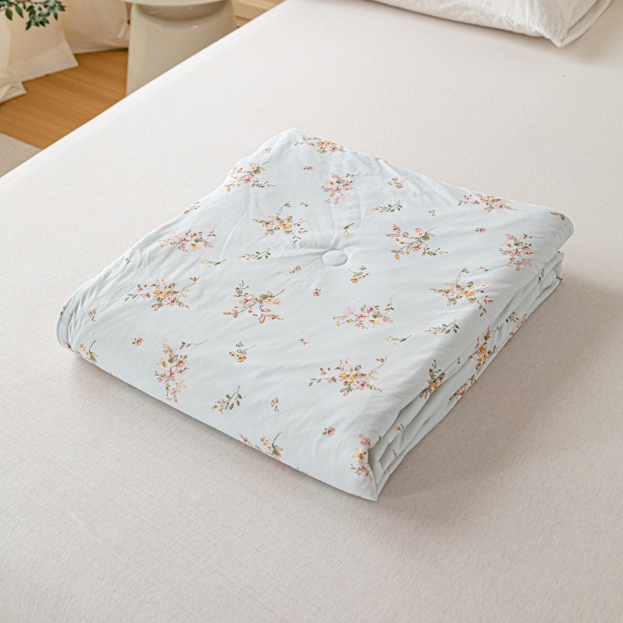 91家纺网 家纺一手货源 找家纺 亿莱鑫 2026春夏新款数码印花仿锦氨夏被夏凉被空调被 素影繁花