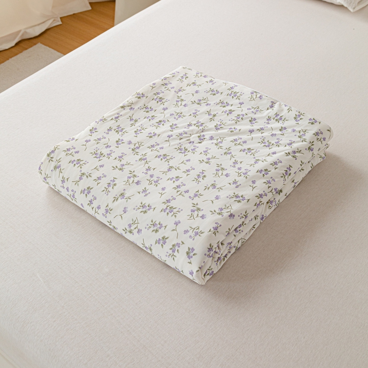 91家纺网 家纺一手货源 找家纺 亿莱鑫 2026春夏新款数码印花仿锦氨夏被夏凉被空调被 铃兰碎语