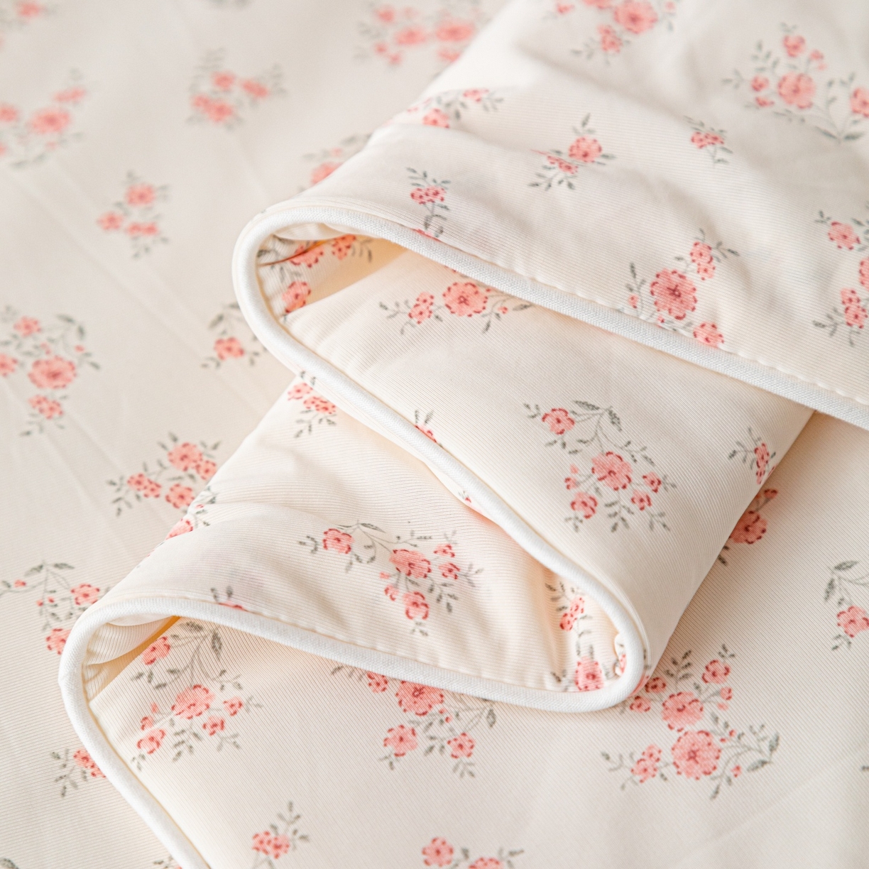 91家纺网 家纺一手货源 找家纺 亿莱鑫 2026春夏新款数码印花仿锦氨夏被夏凉被空调被 浅茉花语