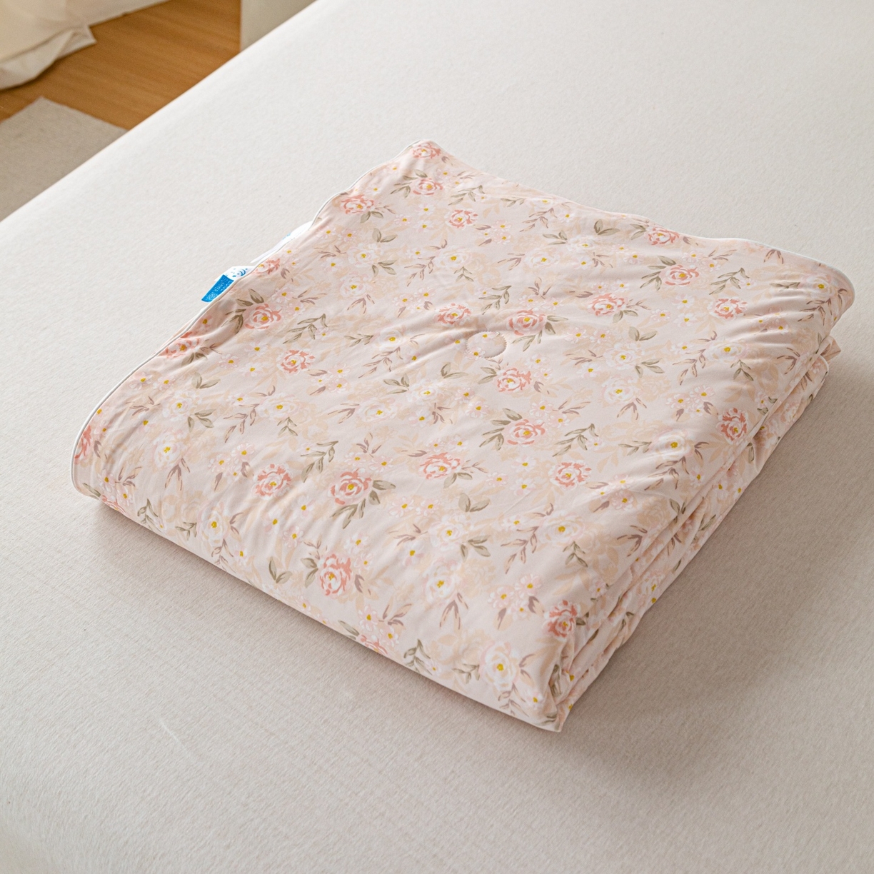 91家纺网 家纺一手货源 找家纺 亿莱鑫 2026春夏新款数码印花仿锦氨夏被夏凉被空调被 云间花影