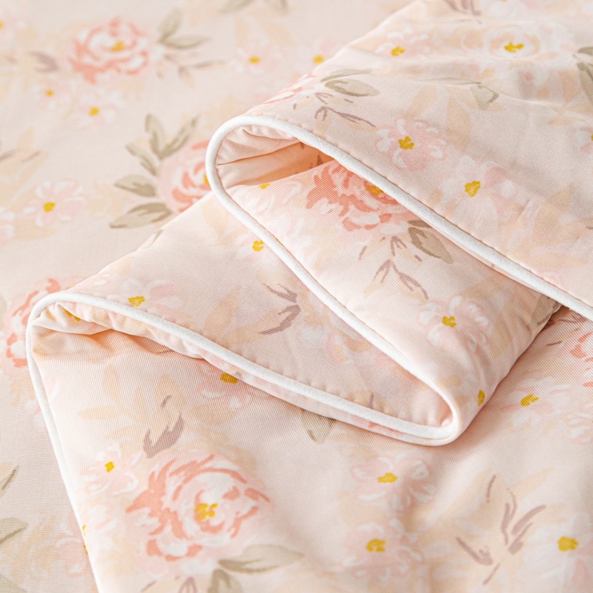 91家纺网 家纺一手货源 找家纺 亿莱鑫 2026春夏新款数码印花仿锦氨夏被夏凉被空调被 云间花影