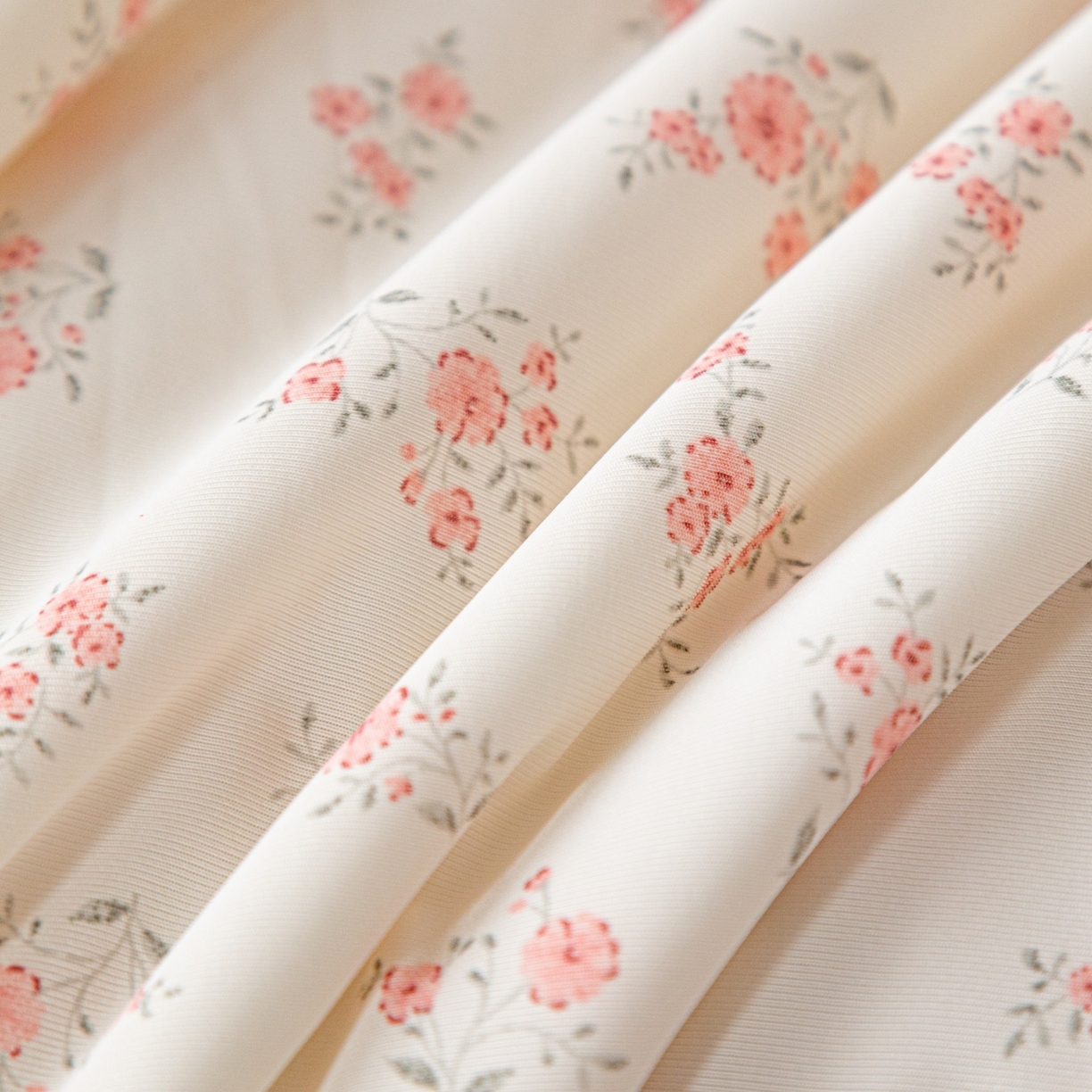 91家纺网 家纺一手货源 找家纺 亿莱鑫 2026春夏新款数码印花仿锦氨夏被夏凉被空调被 浅茉花语