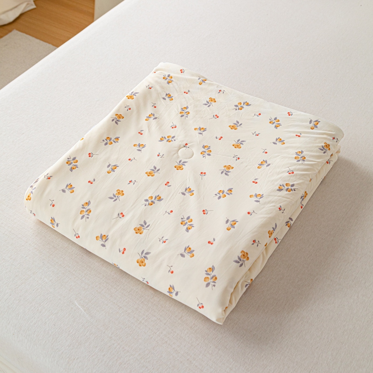 91家纺网 家纺一手货源 找家纺 亿莱鑫 2026春夏新款数码印花仿锦氨夏被夏凉被空调被 花叙果香