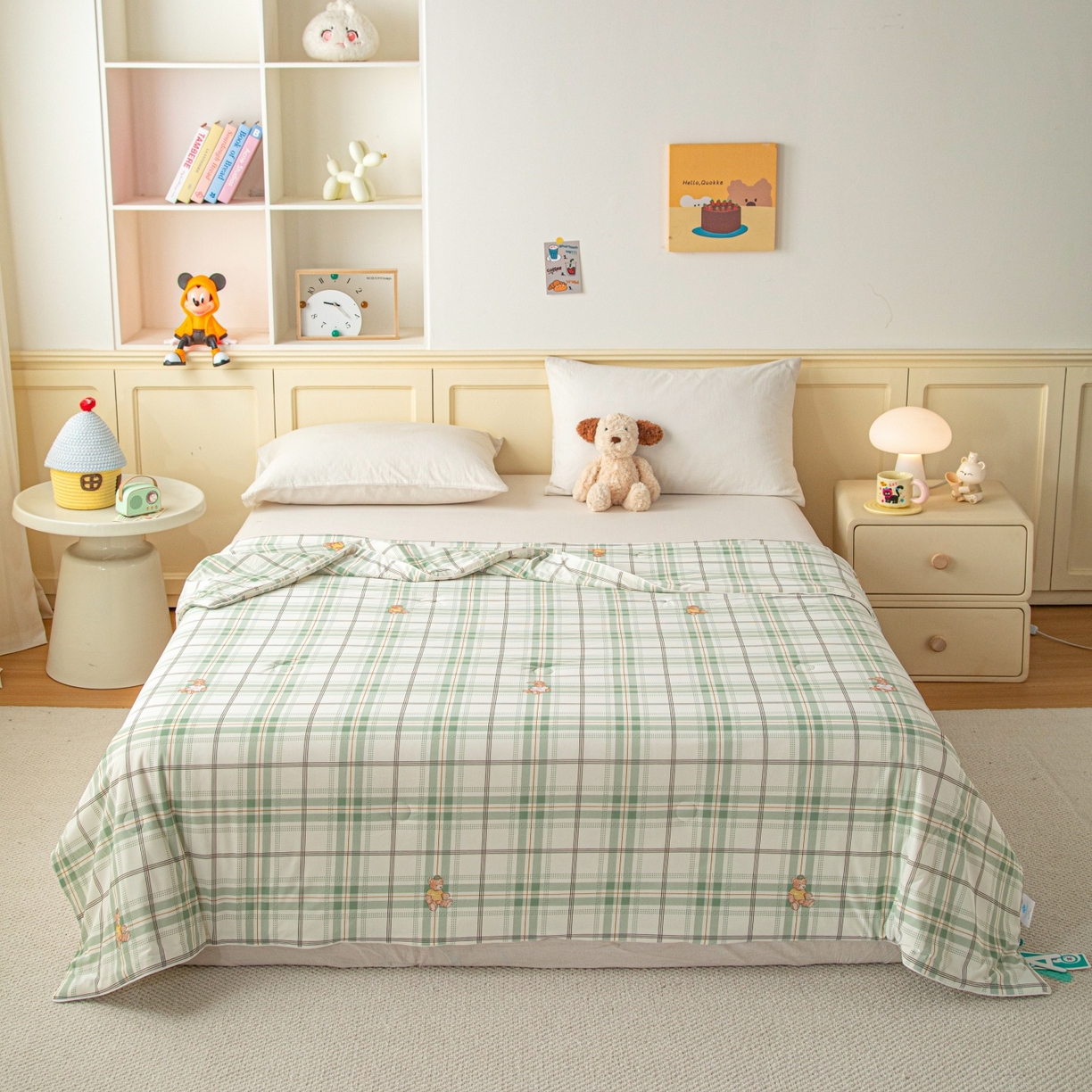 91家纺网 家纺一手货源 找家纺 亿莱鑫 2026春夏新款数码印花仿锦氨夏被夏凉被空调被 格纹小熊-绿