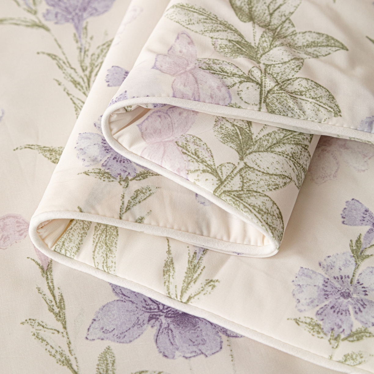 91家纺网 家纺一手货源 找家纺 亿莱鑫 2026春夏新款数码印花仿锦氨夏被夏凉被空调被 花漾漫语