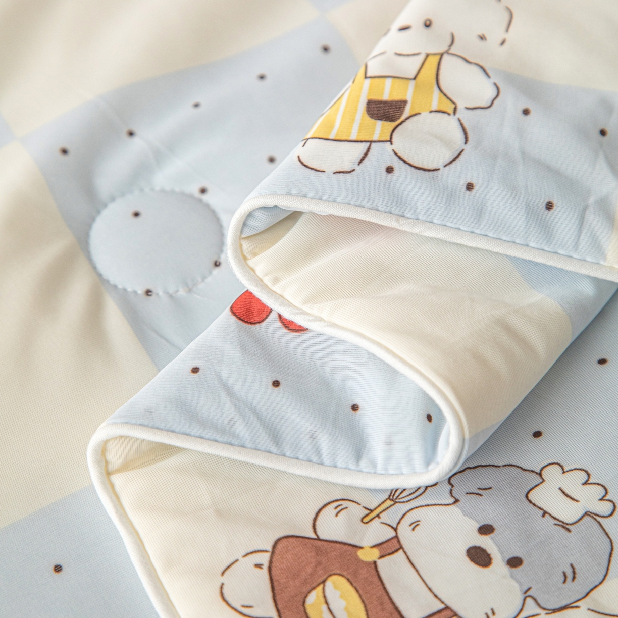 91家纺网 家纺一手货源 找家纺 亿莱鑫 2026春夏新款数码印花仿锦氨夏被夏凉被空调被 萌友轻语