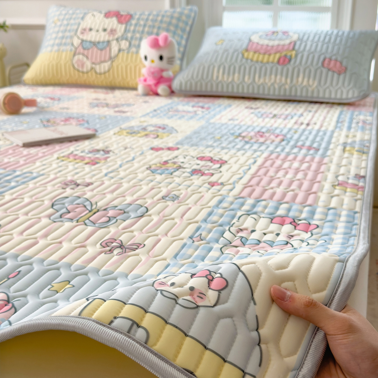 91家纺网 家纺一手货源 找家纺 （总）摩妮卡 2026新款数码大版小清新乳胶凉席床席款三件套-场景一