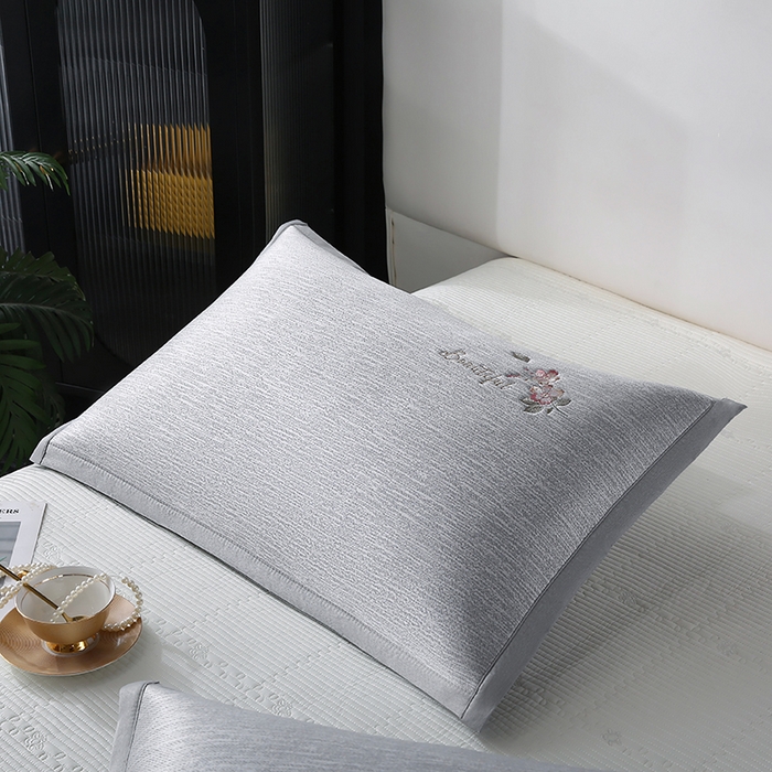 91家纺网 家纺一手货源 找家纺 小牛席业 2026新款夏日花语冰丝夏凉枕套 灰色