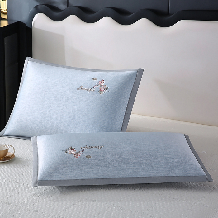 91家纺网 家纺一手货源 找家纺 小牛席业 2026新款夏日花语冰丝夏凉枕套 蓝色