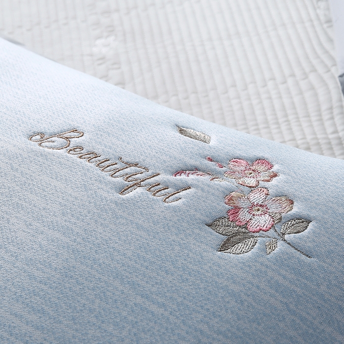 91家纺网 家纺一手货源 找家纺 小牛席业 2026新款夏日花语冰丝夏凉枕套 蓝色