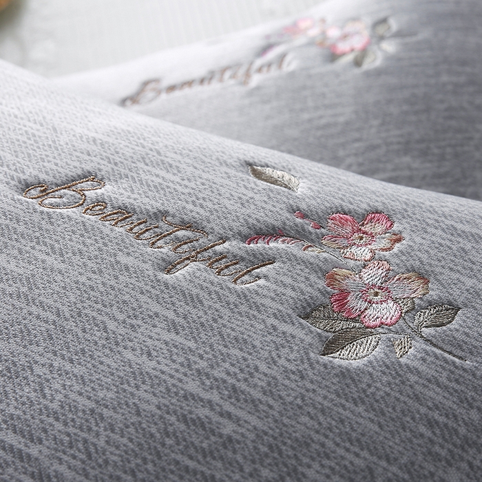 91家纺网 家纺一手货源 找家纺 小牛席业 2026新款夏日花语冰丝夏凉枕套 灰色