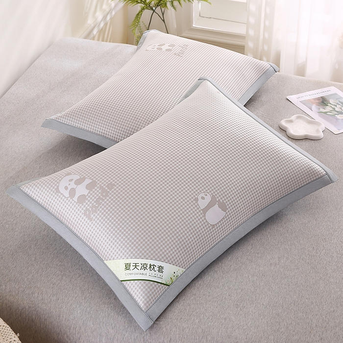 91家纺网 家纺一手货源 找家纺 小牛席业 2026新款熊猫格纹提花冰丝夏凉枕套 香槟
