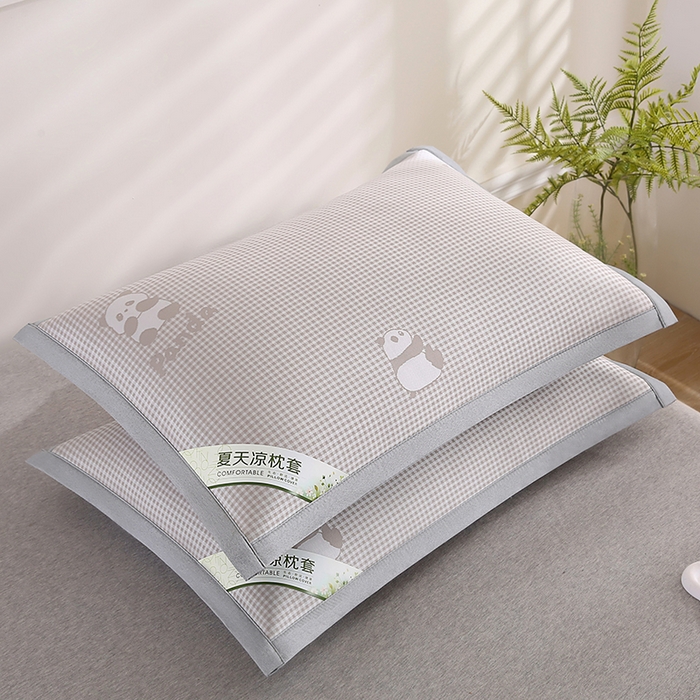 91家纺网 家纺一手货源 找家纺 小牛席业 2026新款熊猫格纹提花冰丝夏凉枕套 香槟