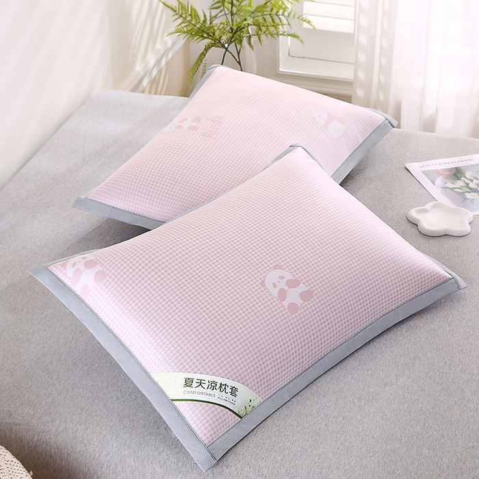 91家纺网 家纺一手货源 找家纺 小牛席业 2026新款熊猫格纹提花冰丝夏凉枕套 粉色