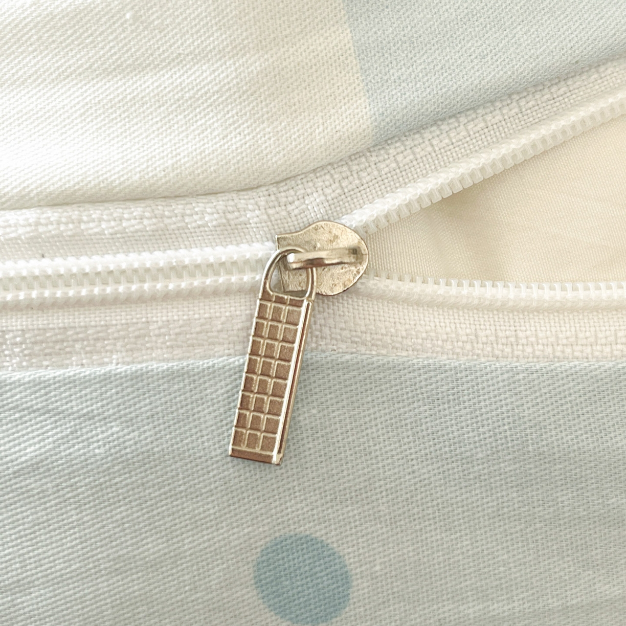 91家纺网 家纺一手货源 找家纺 博雅 2026新款蜡笔小新正版授权全棉纯棉大版枕套单品枕套枕套单件 大版-春日部校服小新