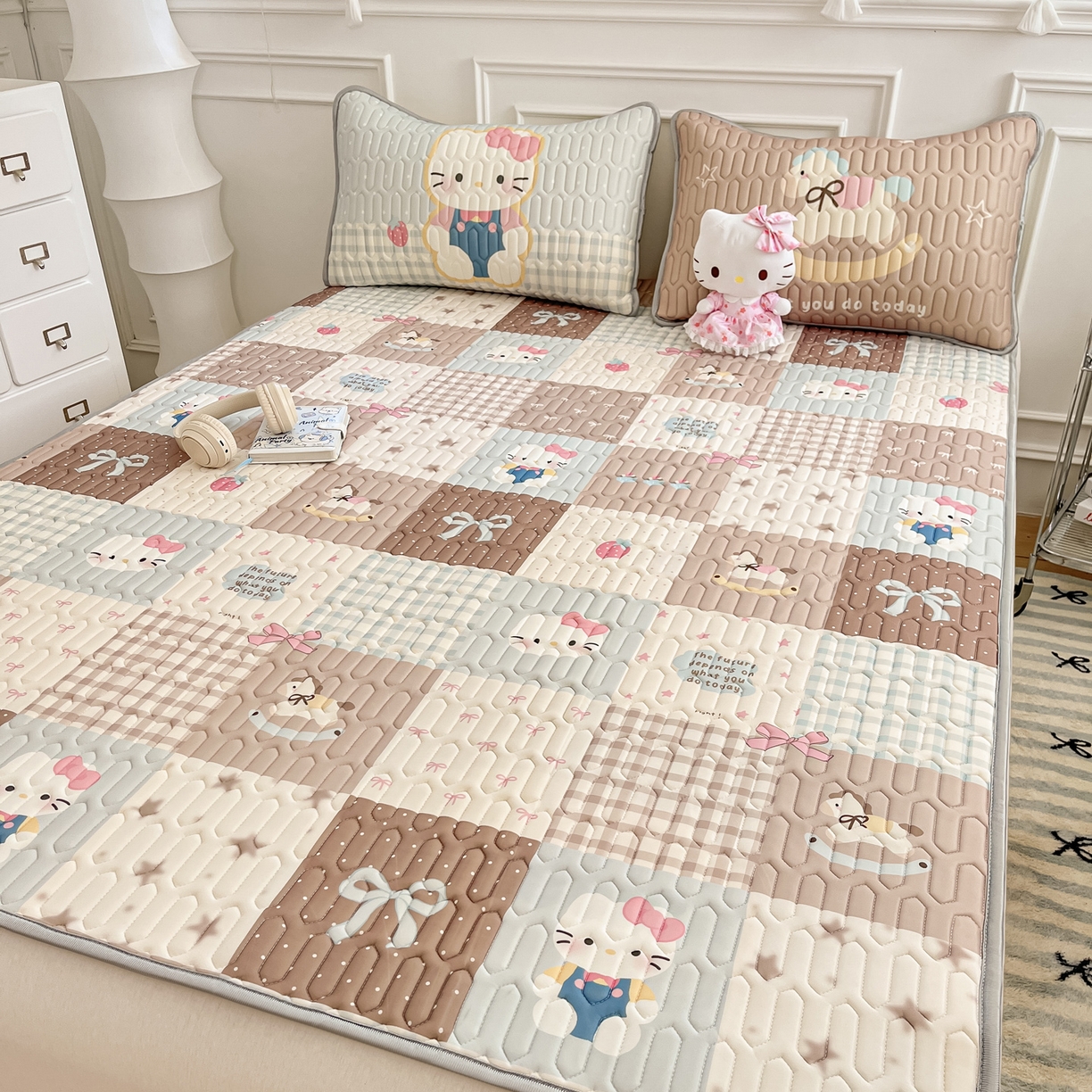 91家纺网 家纺一手货源 找家纺 （总）摩妮卡 2026新款数码大版小清新乳胶凉席床席款三件套-场景一