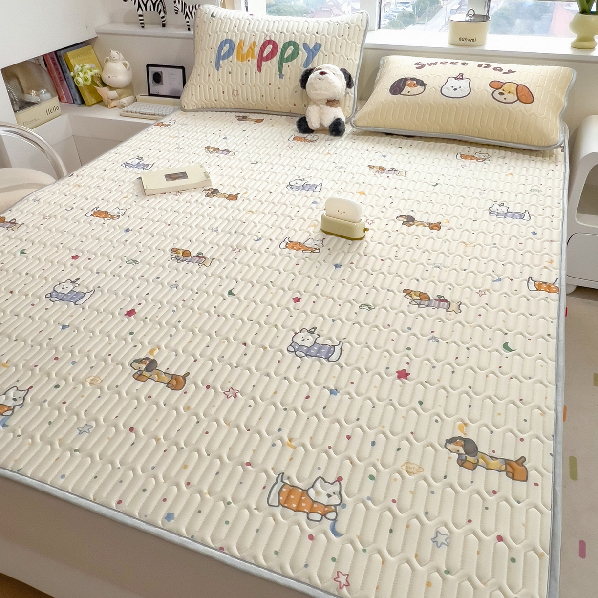 91家纺网 家纺一手货源 找家纺 （总）摩妮卡 2026新款数码大版小清新乳胶凉席床席款三件套-场景一