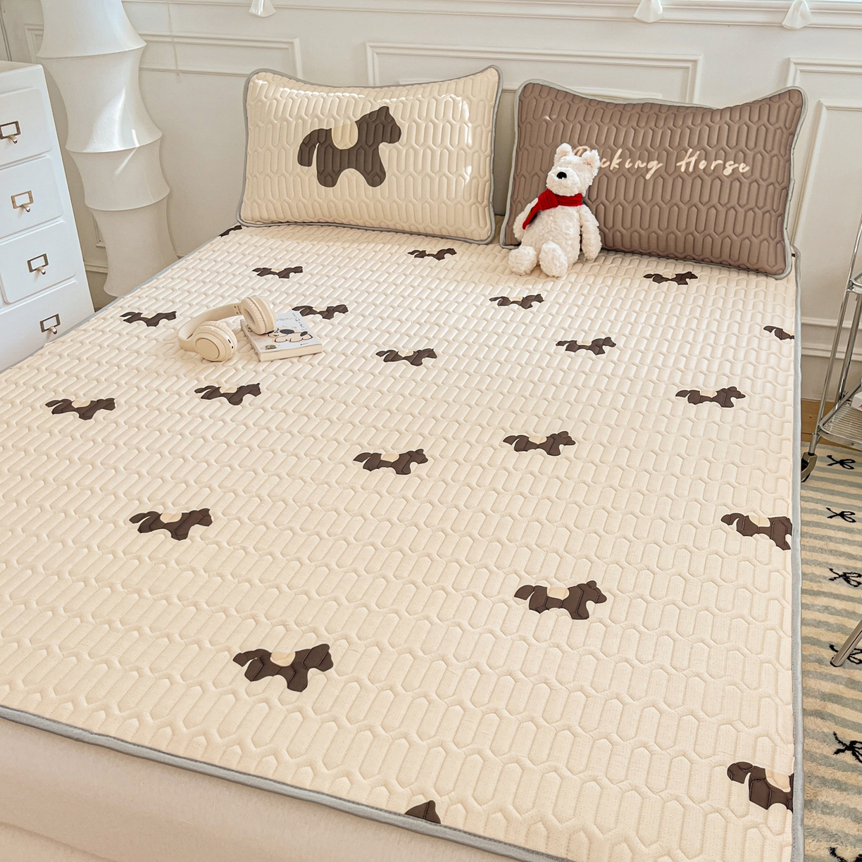 91家纺网 家纺一手货源 找家纺 （总）摩妮卡 2026新款数码大版小清新乳胶凉席床席款三件套-场景一