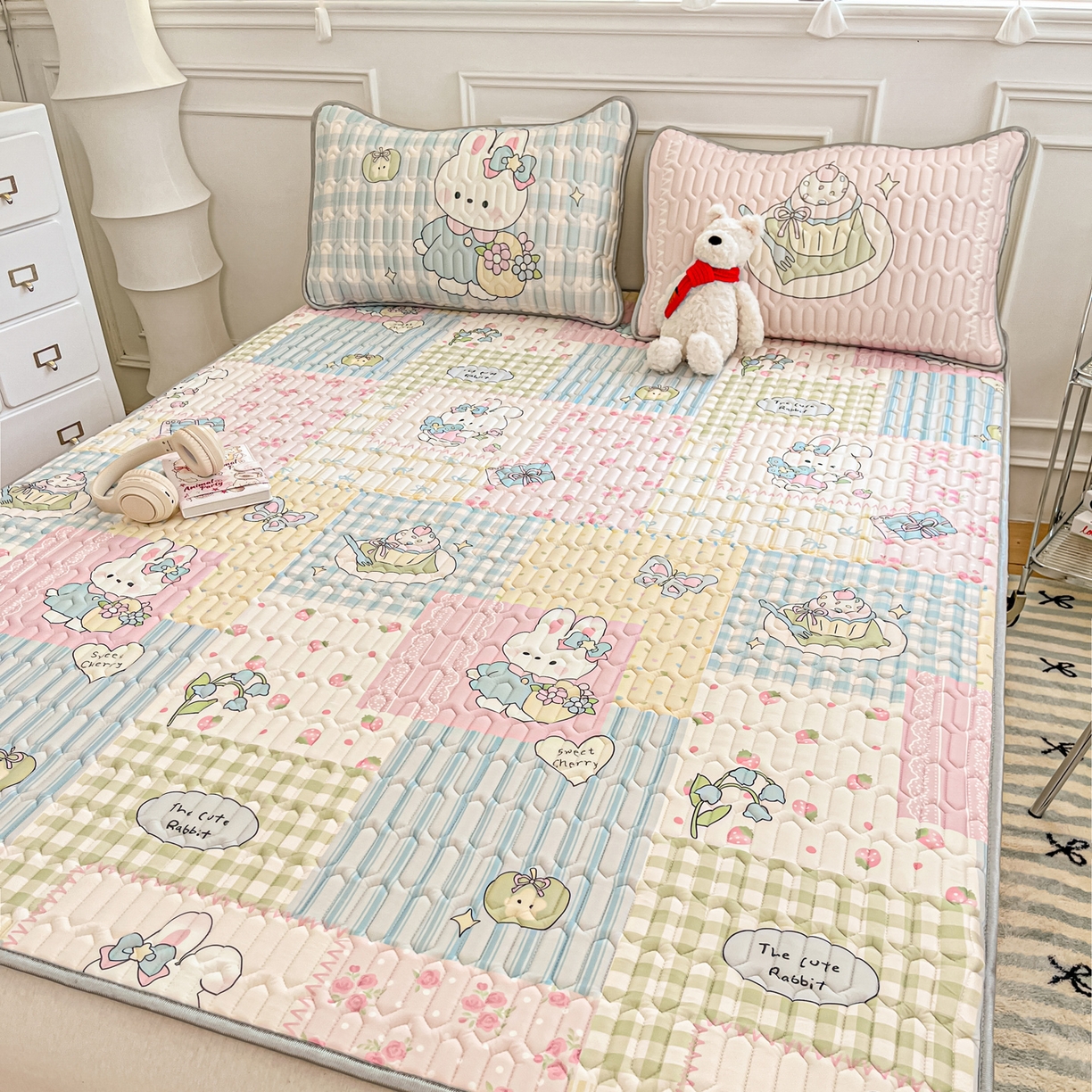 91家纺网 家纺一手货源 找家纺 （总）摩妮卡 2026新款数码大版小清新乳胶凉席床席款三件套-场景一