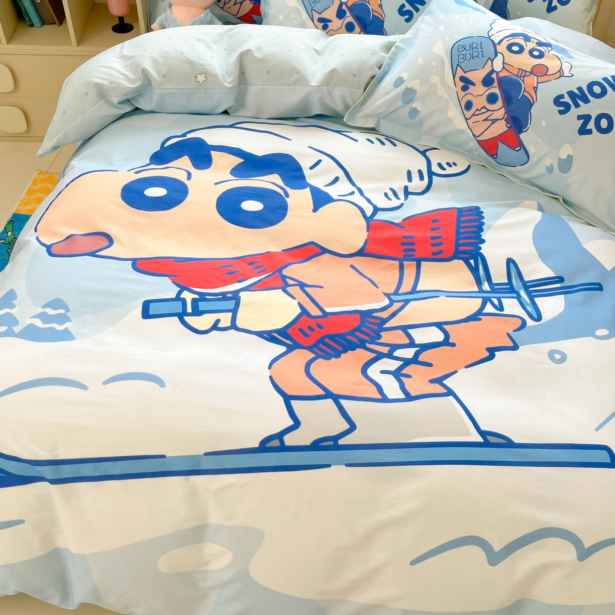 91家纺网 家纺一手货源 找家纺 博雅 2026新款蜡笔小新正版授权全棉纯棉大版枕套单品枕套枕套单件 大版-滑板小新