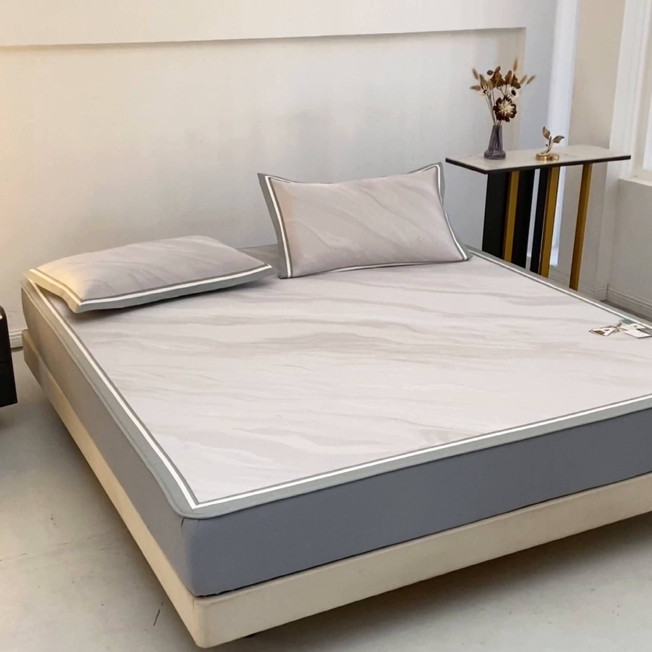 91家纺网 家纺一手货源 找家纺 小牛席业 2026新款冰纹凉感冰丝席席子凉席-床笠款 浅紫