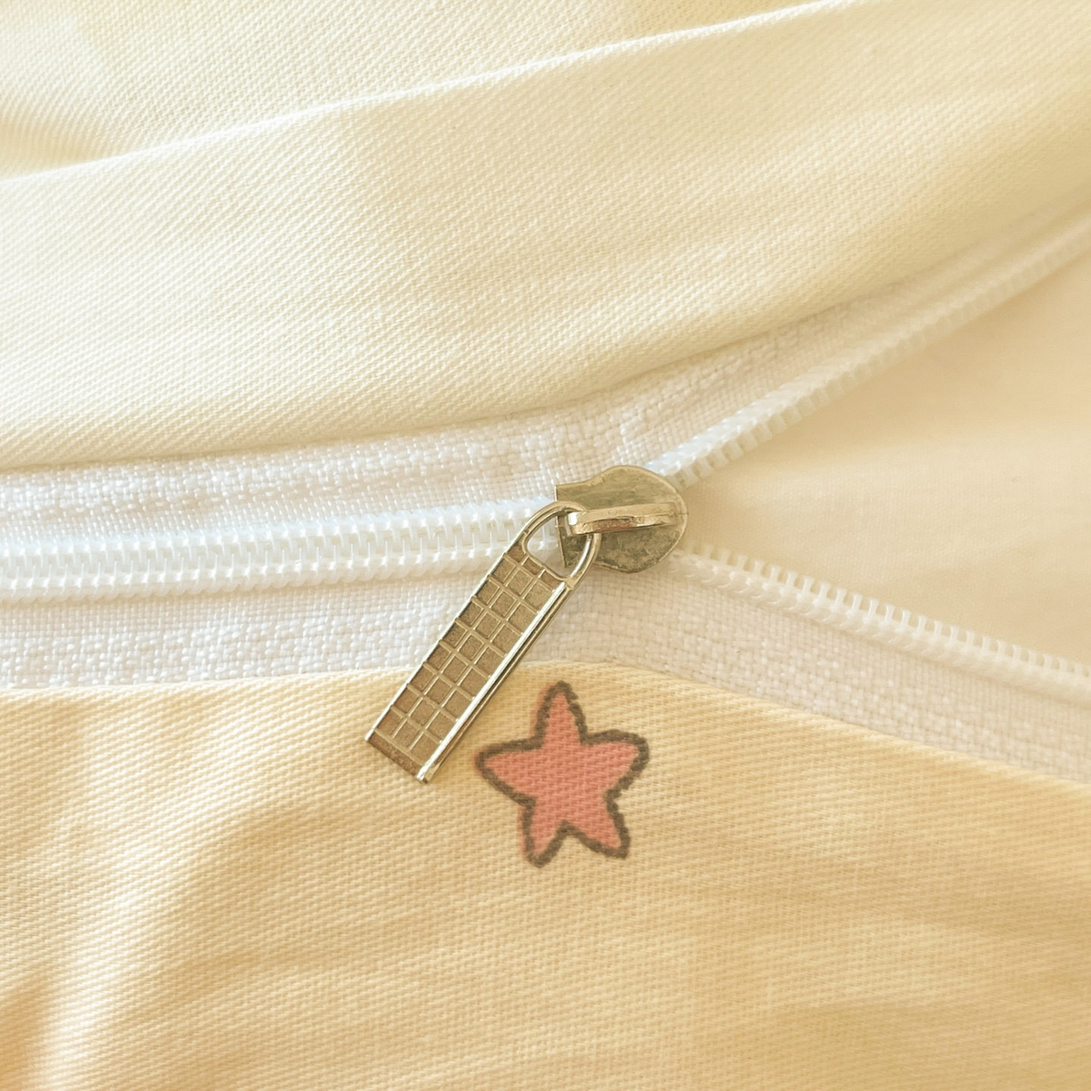 91家纺网 家纺一手货源 找家纺 博雅 2026新款蜡笔小新正版授权全棉纯棉大版枕套单品枕套枕套单件 大版-游玩蜡笔小新