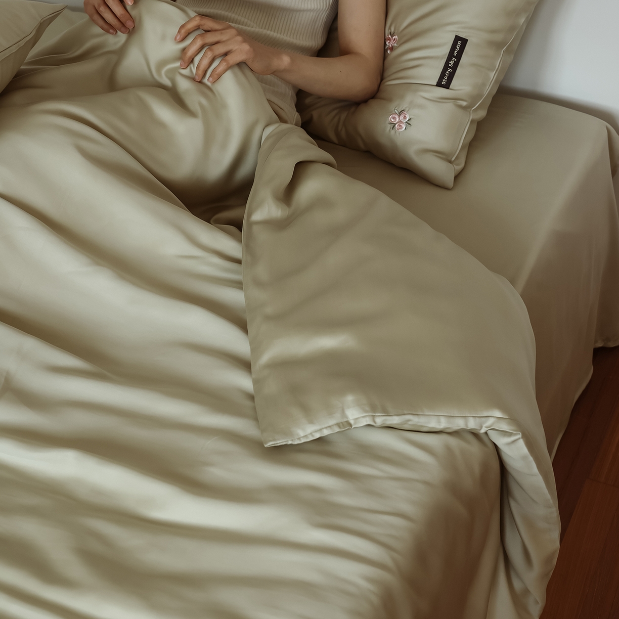 91家纺网 家纺一手货源 找家纺 初拾 2026新款60支进口奥地利兰精天丝四件套-玫瑰少女 玫瑰少女-茉香奶绿