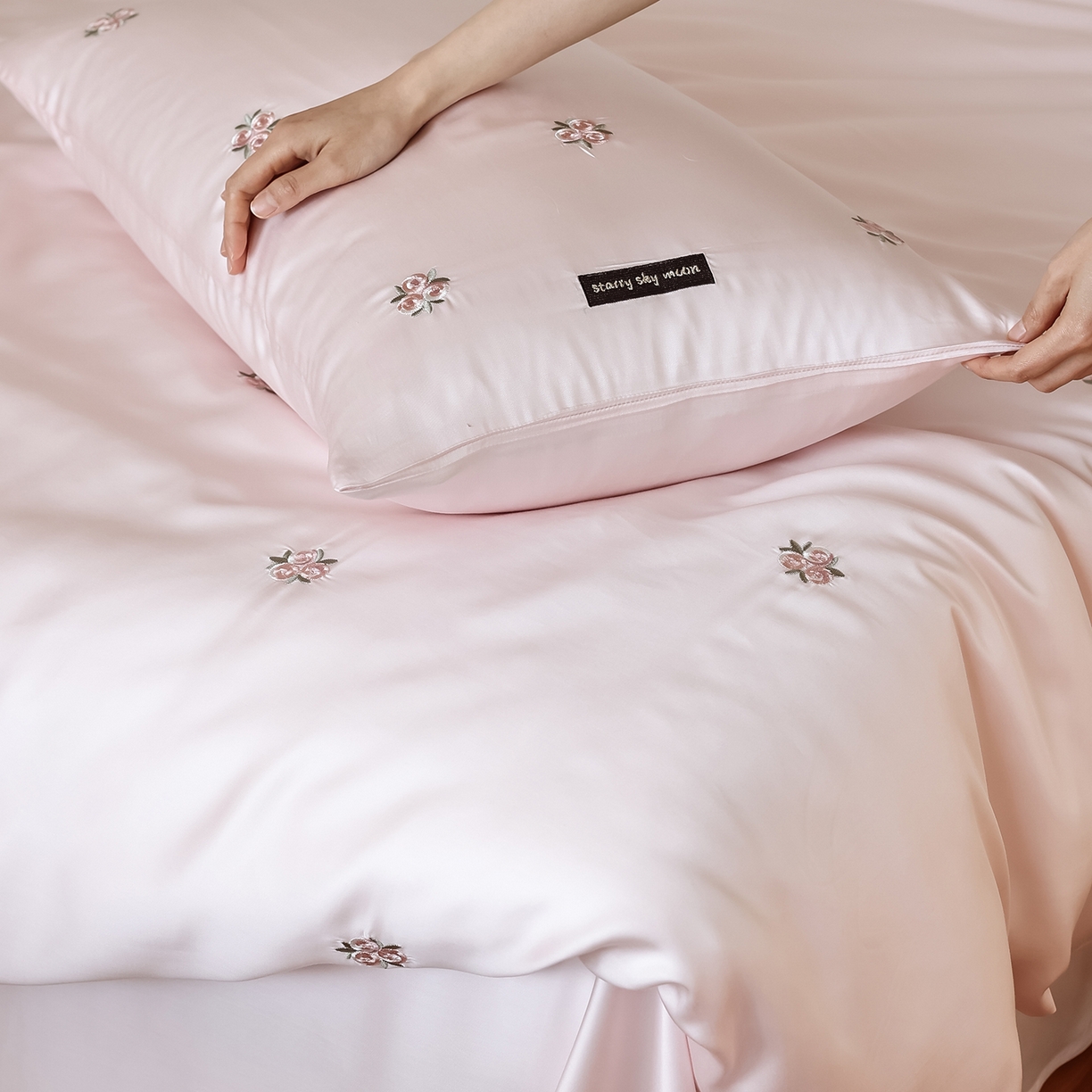 91家纺网 家纺一手货源 找家纺 初拾 2026新款60支进口奥地利兰精天丝四件套-玫瑰少女 玫瑰少女-少女粉