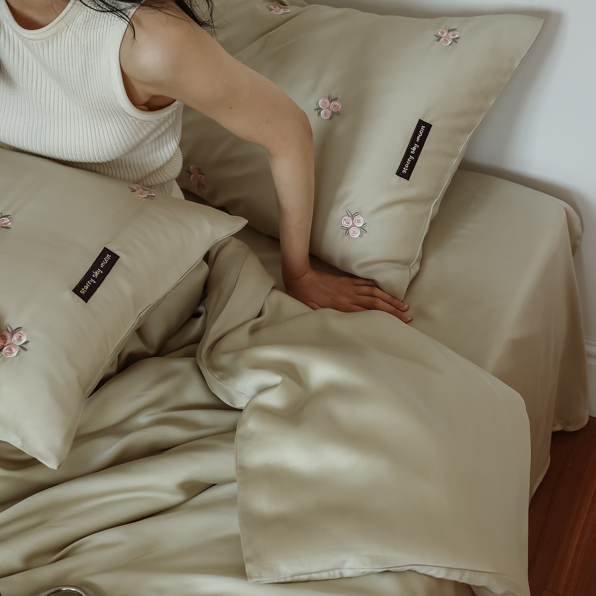 91家纺网 家纺一手货源 找家纺 初拾 2026新款60支进口奥地利兰精天丝四件套-玫瑰少女 玫瑰少女-茉香奶绿