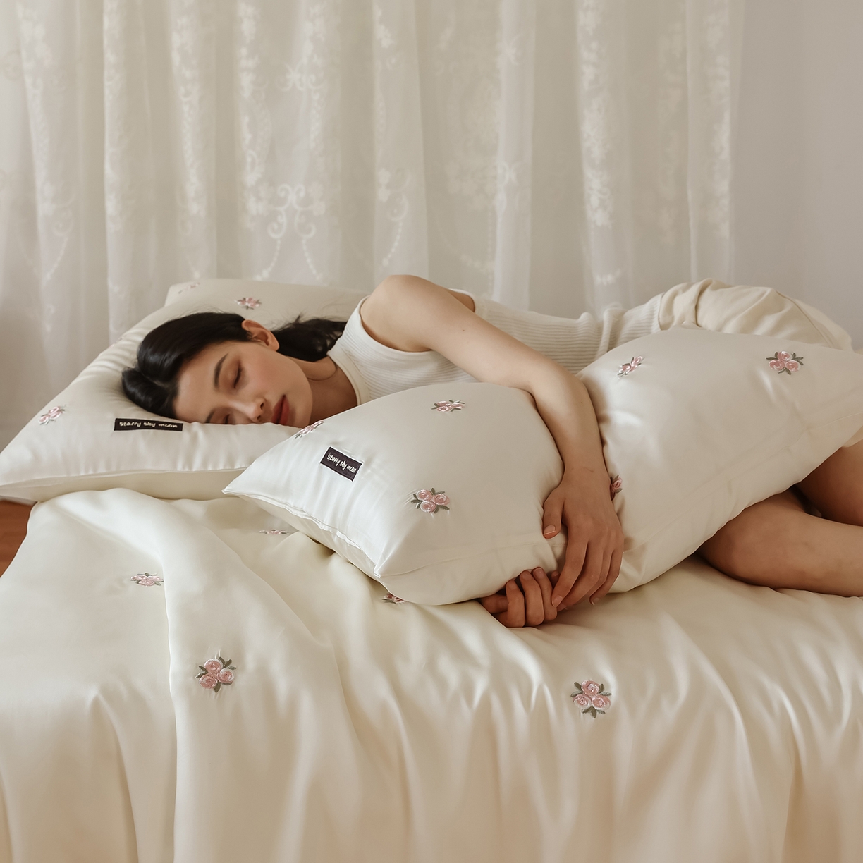 91家纺网 家纺一手货源 找家纺 初拾 2026新款60支进口奥地利兰精天丝四件套-玫瑰少女 玫瑰少女-月光白