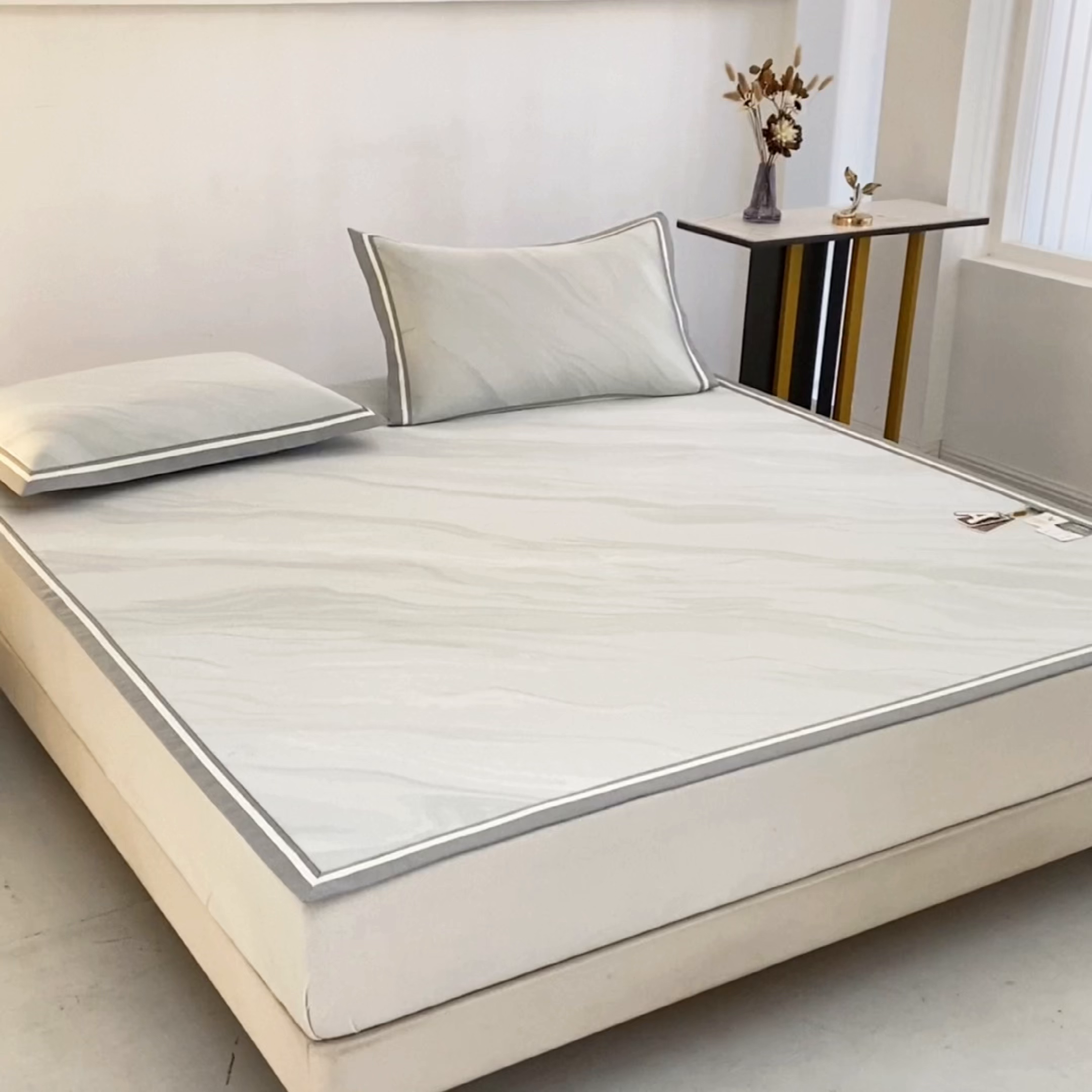 91家纺网 家纺一手货源 找家纺 小牛席业 2026新款冰纹凉感冰丝席席子凉席 灰色