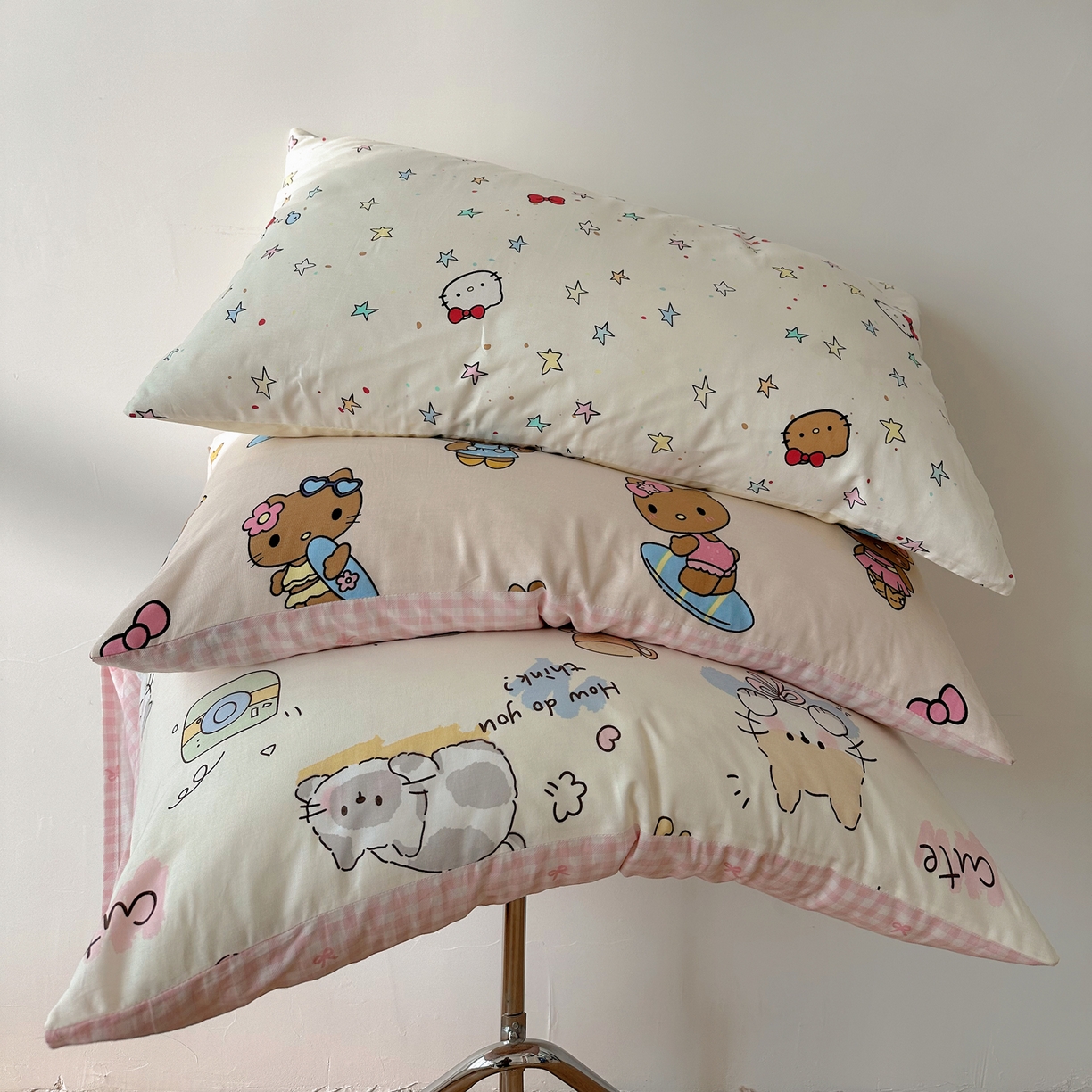 91家纺网 家纺一手货源 找家纺 六巷胡同 2026新款40支全棉13070INS卡通全棉单品枕套 组合叠拍图