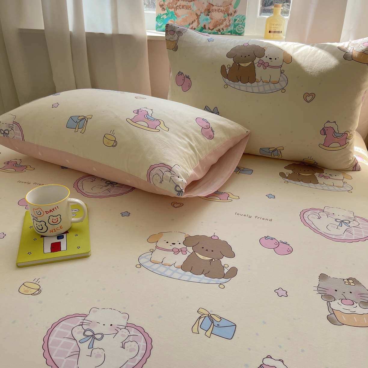 91家纺网 家纺一手货源 找家纺 六巷胡同 2026新款40支全棉13070INS卡通全棉单品枕套 狗狗轰趴记