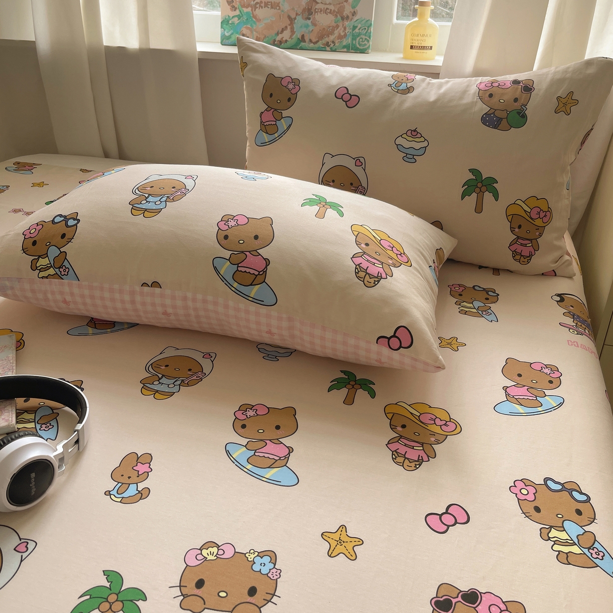 91家纺网 家纺一手货源 找家纺 六巷胡同 2026新款40支全棉13070INS卡通全棉单品枕套 度假冲浪猫