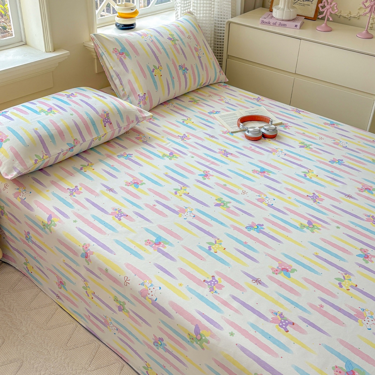 91家纺网 家纺一手货源 找家纺 青泽家纺 2025新款原棉标老粗布系列床单三件套 彩虹小马