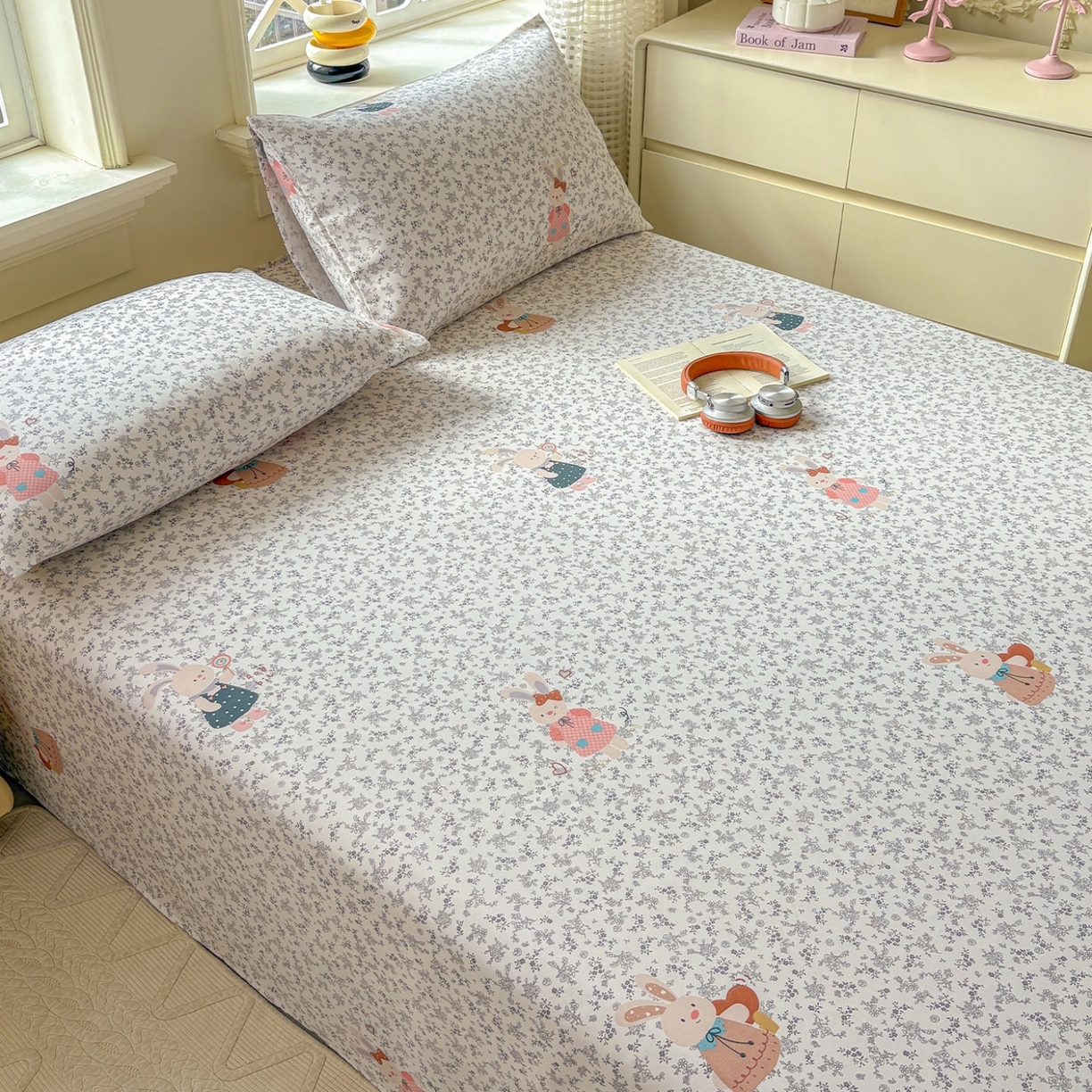 91家纺网 家纺一手货源 找家纺 青泽家纺 2025新款原棉标老粗布系列床单三件套 花间兔