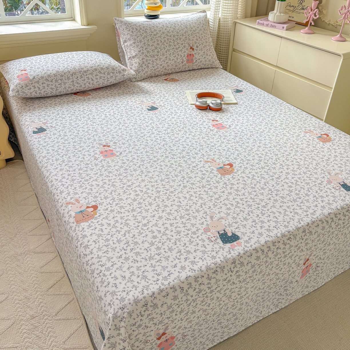 91家纺网 家纺一手货源 找家纺 青泽家纺 2025新款原棉标老粗布系列床单三件套 花间兔