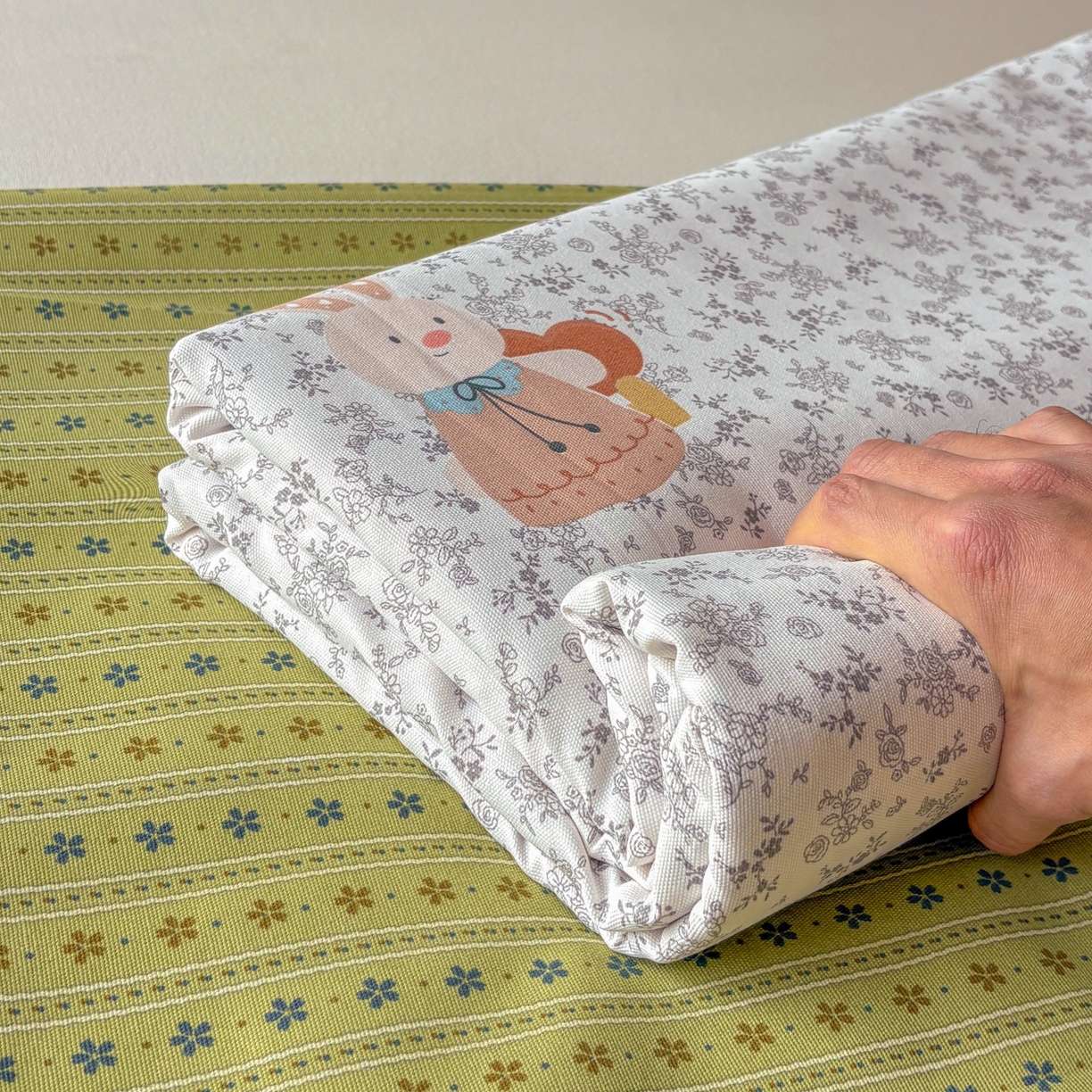 91家纺网 家纺一手货源 找家纺 青泽家纺 2025新款原棉标老粗布系列床单三件套 花间兔