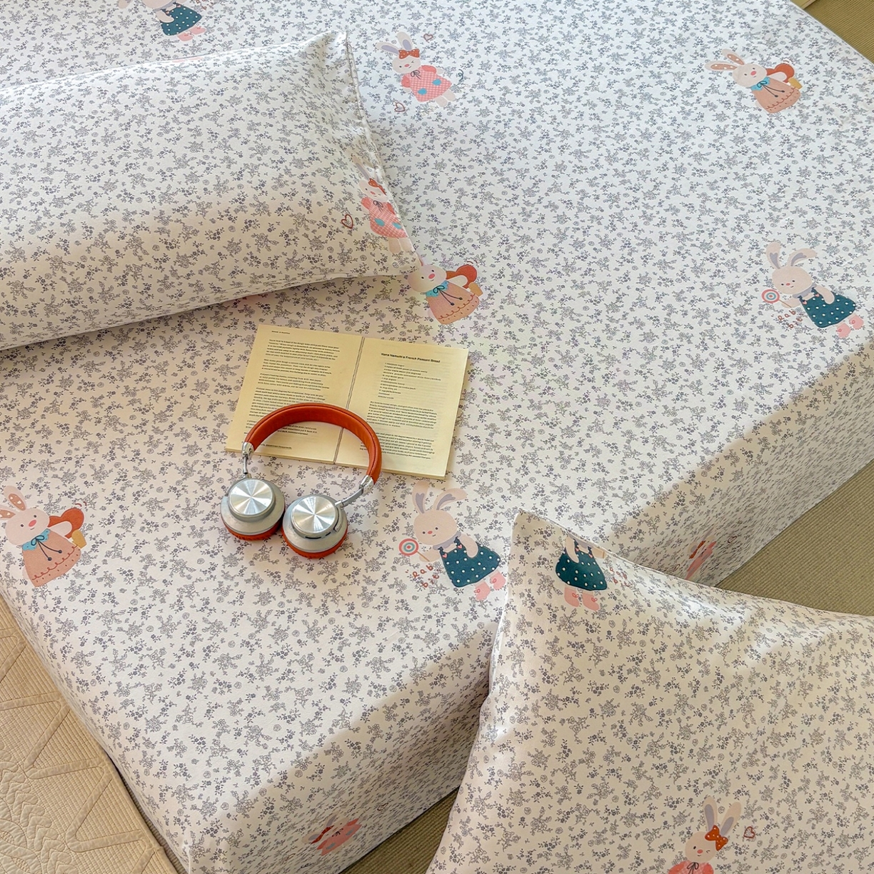 91家纺网 家纺一手货源 找家纺 青泽家纺 2025新款原棉标老粗布系列床单三件套 花间兔