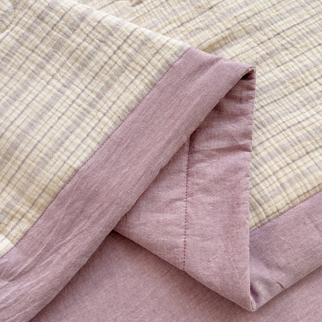 91家纺网 家纺一手货源 找家纺 雯雨家纺 2026新款A类里外全棉皱皱纱新疆棉花夏被空调被 米洛-浅紫