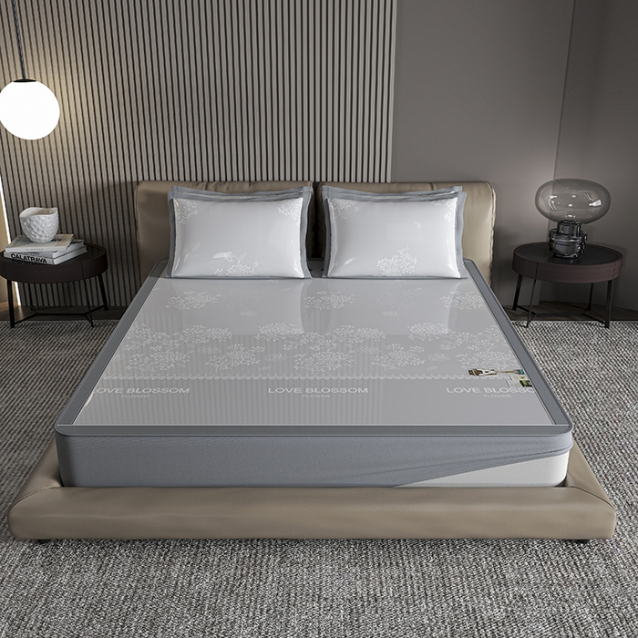 91家纺网 家纺一手货源 找家纺 小牛席业 2026新款【建模风格】PE清新叶语冰丝席席子凉席-床笠款 灰色