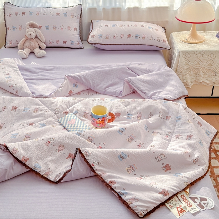 91家纺网 家纺一手货源 找家纺 贝扬思家纺 2026新款云感双层纱抗菌花边夏被-晴风系列 晴风-动物游园