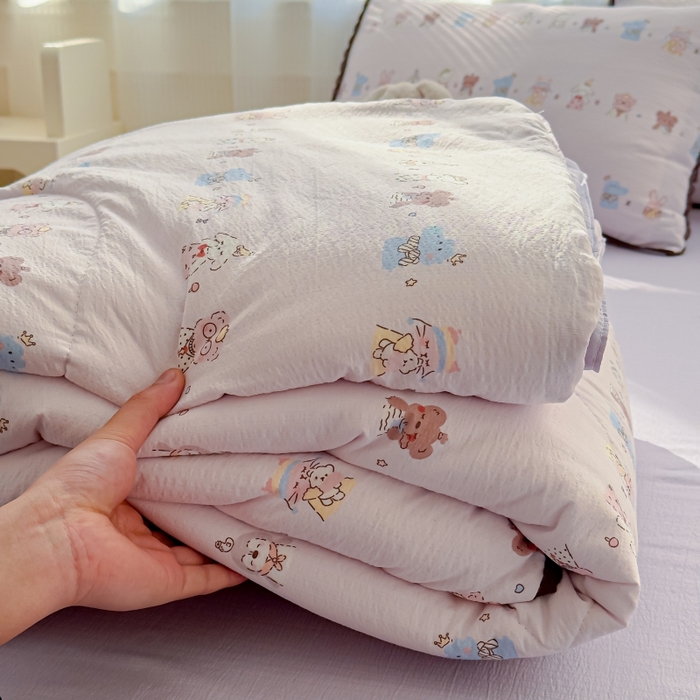 91家纺网 家纺一手货源 找家纺 贝扬思家纺 2026新款云感双层纱抗菌花边夏被-晴风系列 晴风-动物游园