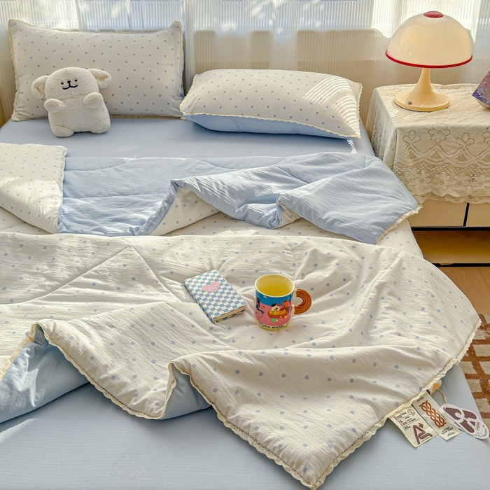 91家纺网 家纺一手货源 找家纺 贝扬思家纺 2026新款云感双层纱抗菌花边夏被-晴风系列 晴风-海盐汤圆
