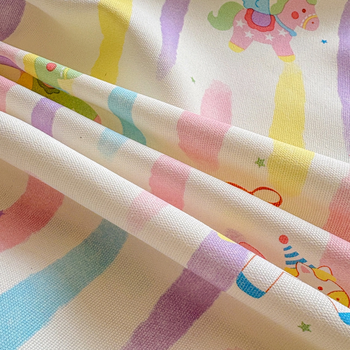 91家纺网 家纺一手货源 找家纺 青泽家纺 2025新款原棉老粗布床笠系列 彩虹小马