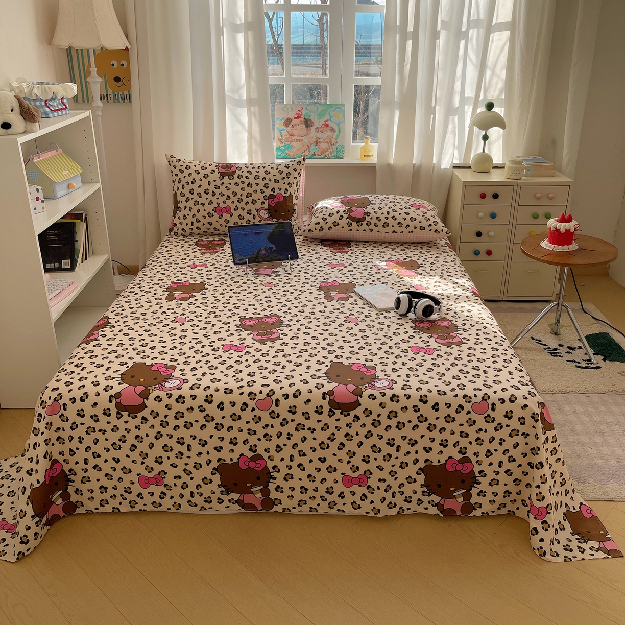 91家纺网 家纺一手货源 找家纺 六巷胡同 2026新款40支全棉13070INS卡通全棉单品床单 豹纹黑皮猫